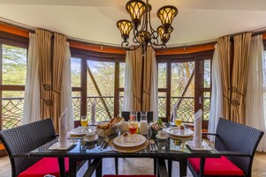 Executive Villa | Living area | Flat-screen TV