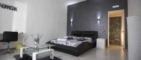 1 bedroom, in-room safe, soundproofing, free WiFi