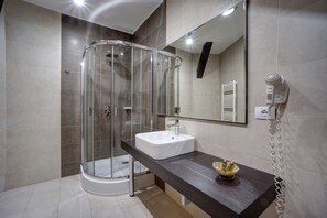 Basic Double Room | Bathroom - Hotel Ave Lux (Sacele)