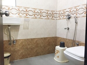 Phòng đôi Superior, quang cảnh thành phố | Phòng tắm | Buồng tắm vòi sen, đồ dùng nhà tắm miễn phí, máy sấy tóc 