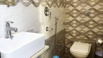 Shower, free toiletries, hair dryer