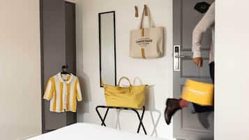 Chambre Double Standard | Décoration personnalisée, ameublement personnalisé, bureau