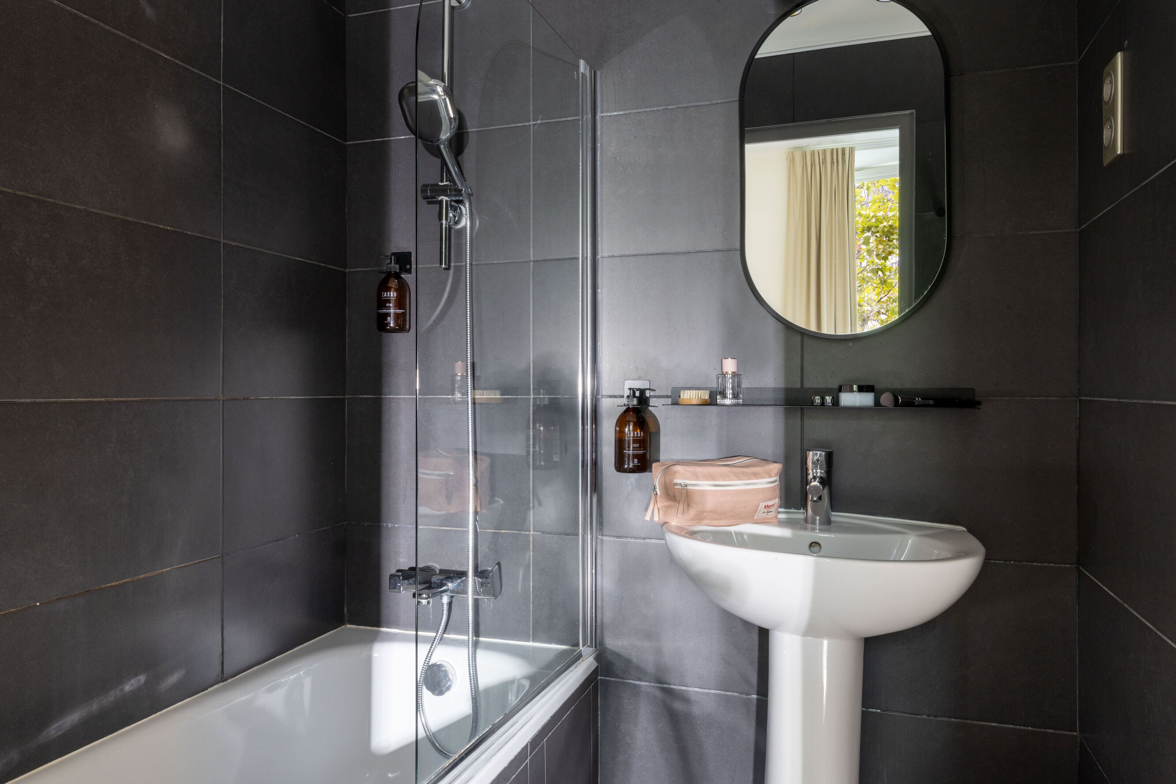 comfort twin room | bathroom | free toiletries, hair dryer, towels, soap