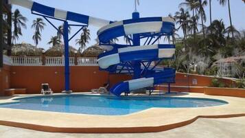Piscine extérieure