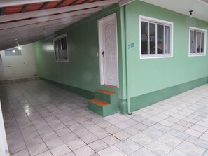 Interior entrance - Casa Green (Bombinhas)