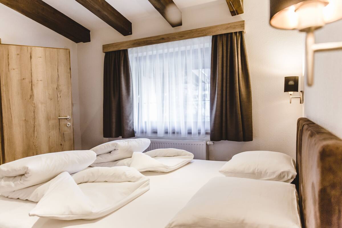 Apartment, 1 Bedroom (Top 1) (excluding cleaning fee 100 Euro) | 1 bedroom, hypo-allergenic bedding available, desk, blackout drapes