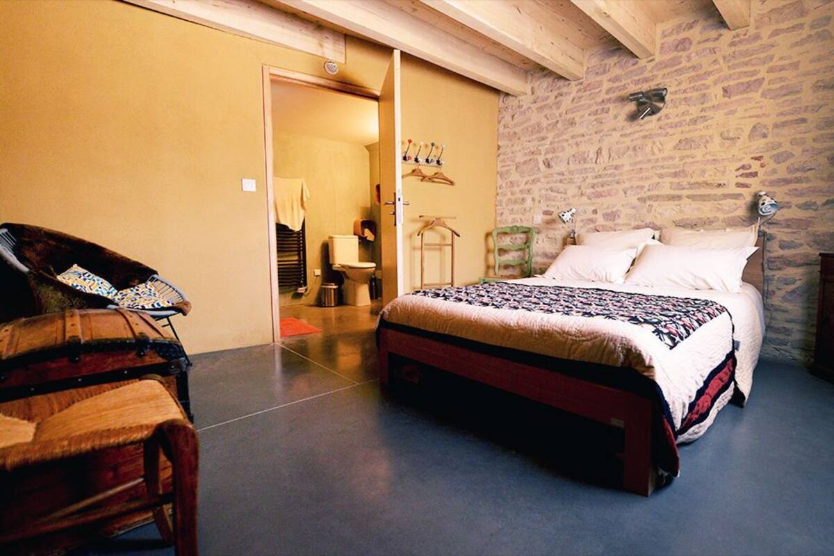 Premium bedding, individually decorated, individually furnished, desk