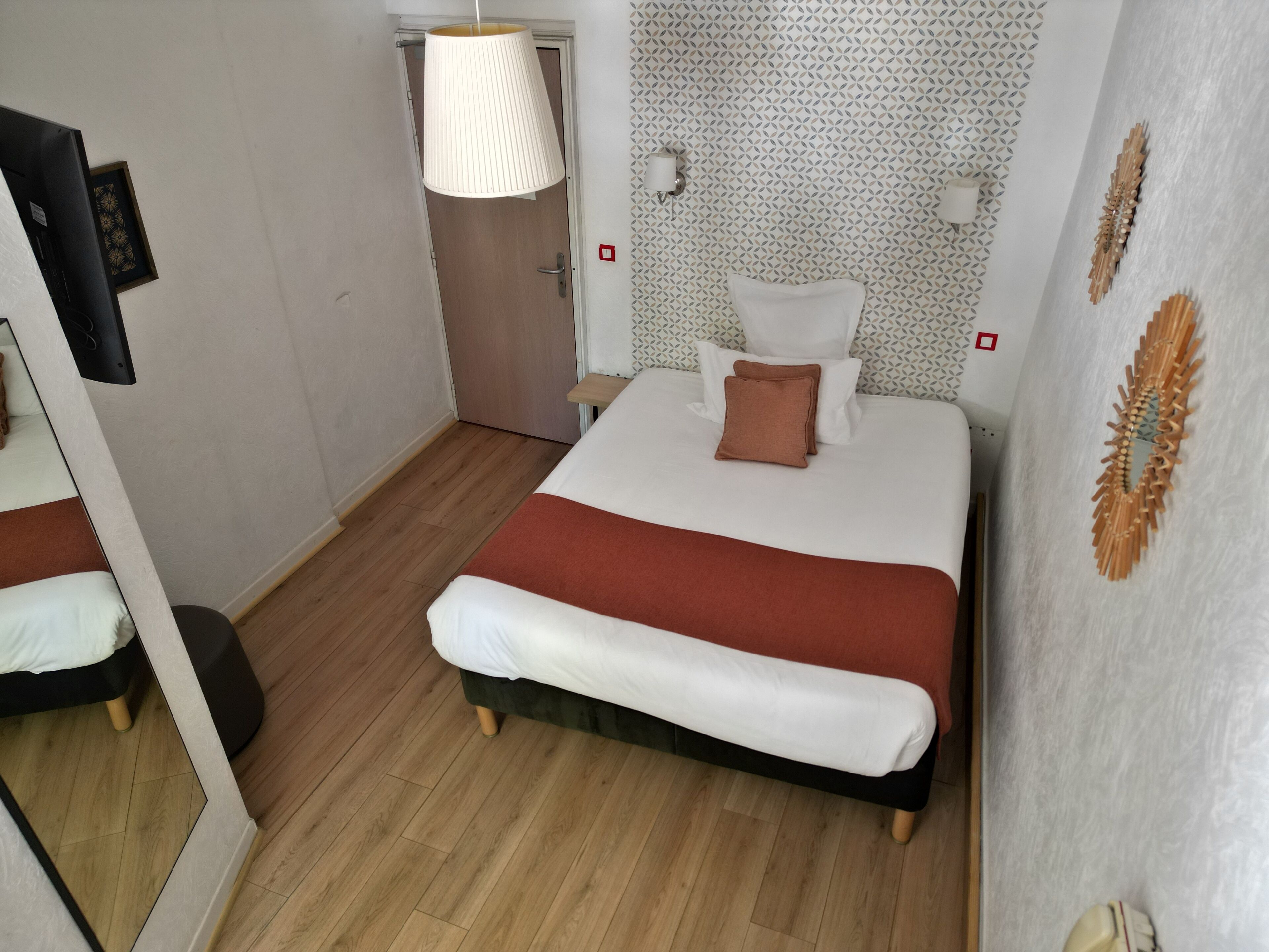 superior double room | 1 bedroom, desk, soundproofing, iron/ironing board