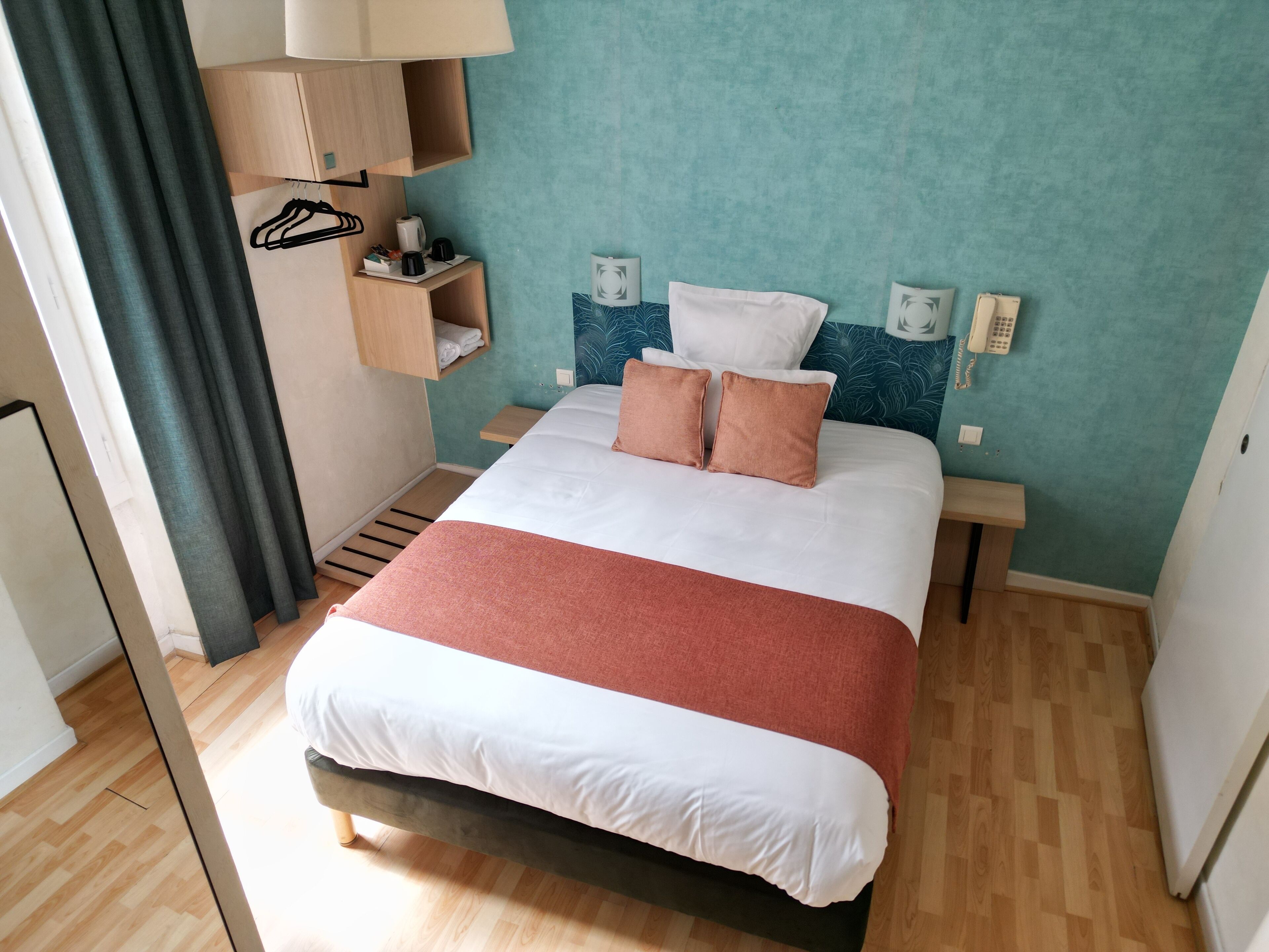 superior double room | 1 bedroom, desk, soundproofing, iron/ironing board