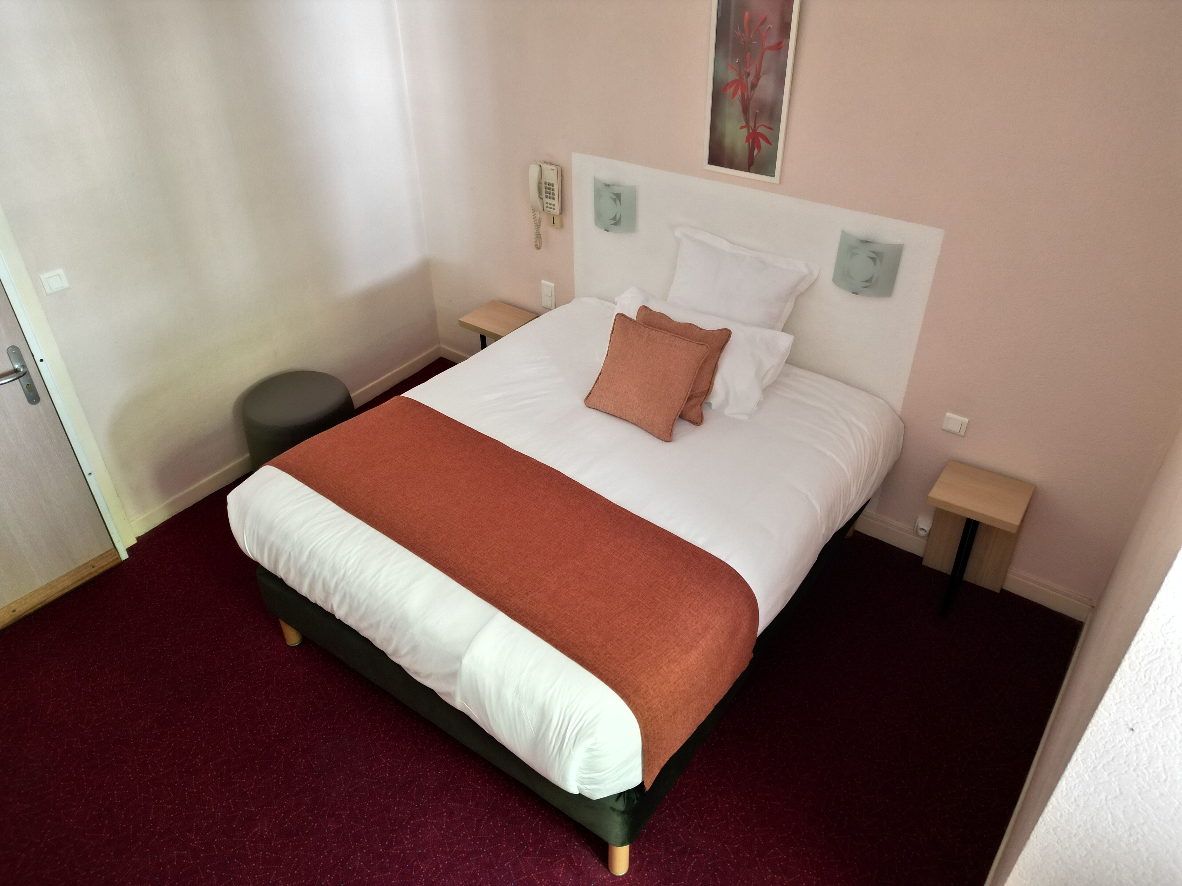 superior double room | 1 bedroom, desk, soundproofing, iron/ironing board
