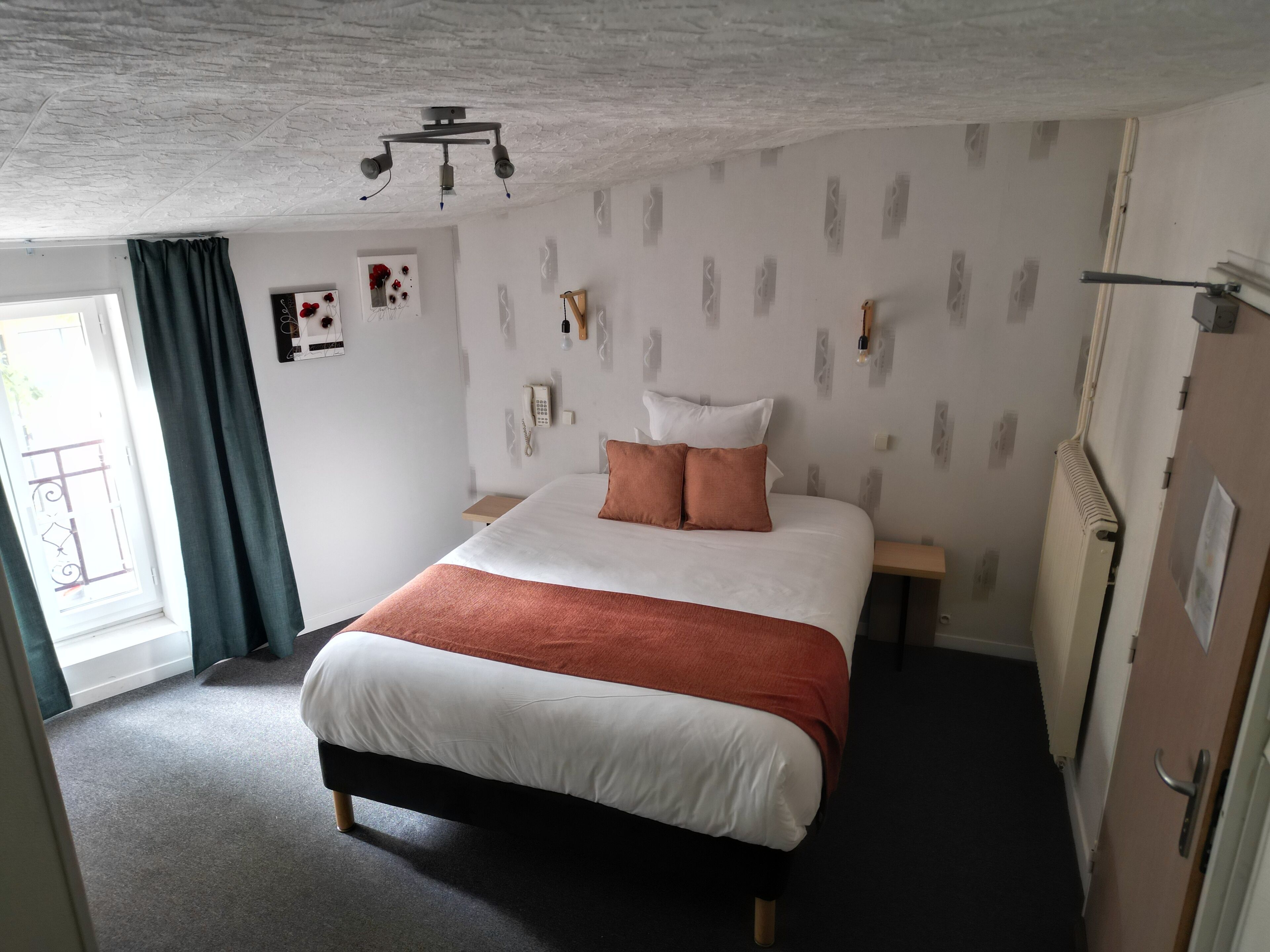 superior double room | 1 bedroom, desk, soundproofing, iron/ironing board