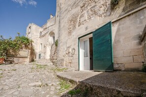 Basic Double Room, 1 Double Bed with Sofa bed | Premium bedding, individually decorated, individually furnished - La Corte Vetere (Matera)