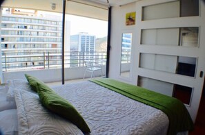 Standard Apartment, 1 Bedroom, Balcony | 1 bedroom, in-room safe, iron/ironing board, cribs/infant beds - Apartamentos Premium Capital Nueva Providencia (Santiago)