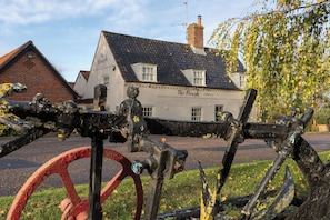 Exterior - The Plough (Beccles)