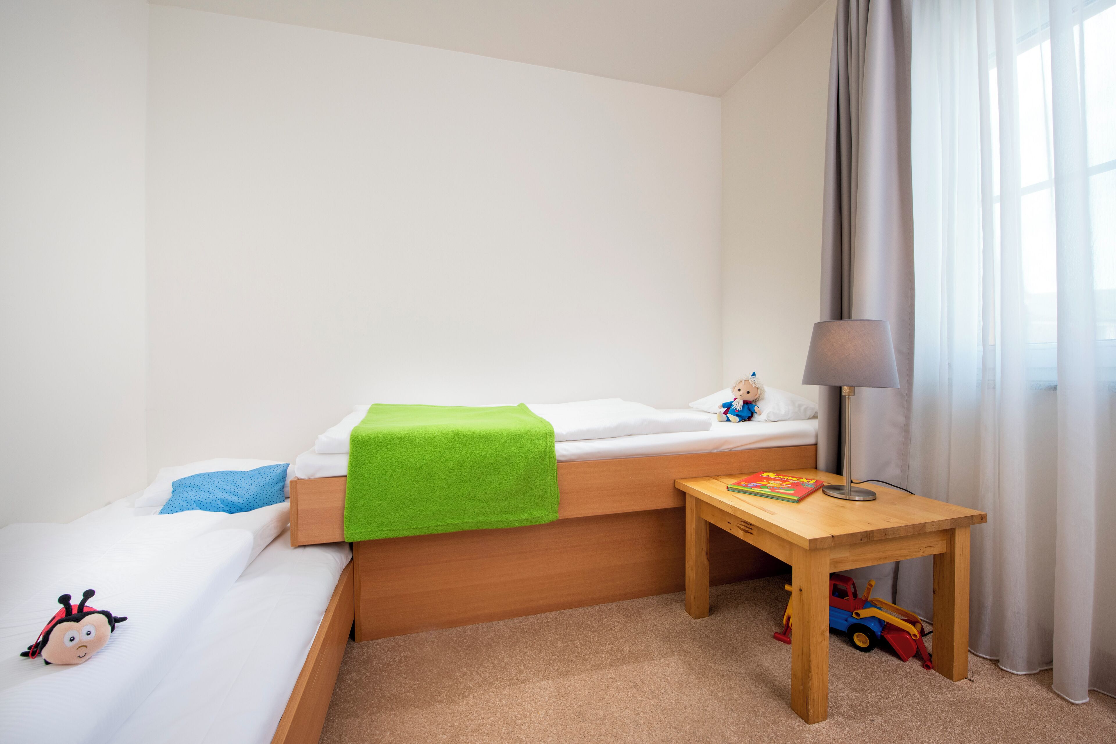 Apartment, 2 Bedrooms | Hypo-allergenic bedding, blackout drapes, free WiFi, bed sheets