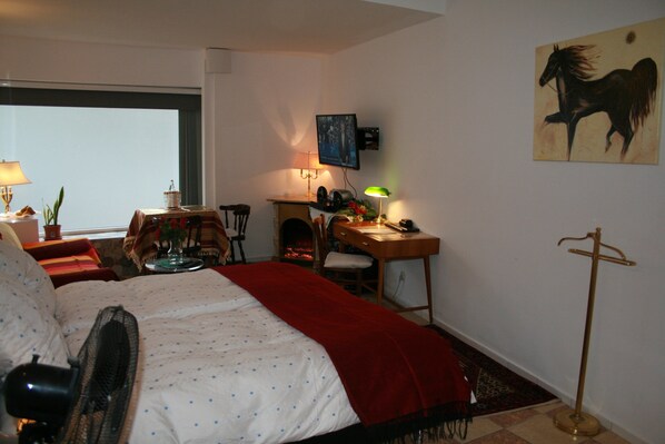 Comfort-Studio, 1 King-Bett und Schlafsofa, Nichtraucher, Kochnische | Wohnzimmer | Flachbildfernseher, DVD-Player