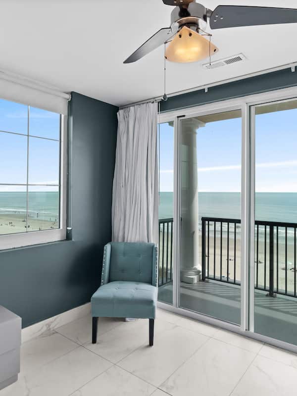 1 多间卧室、特色装修、特色家居、办公桌