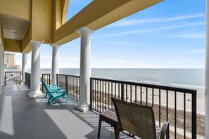 Terrace/patio - Bali Bay Resort (Myrtle Beach)