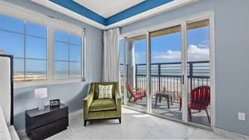 1 bedroom, individually decorated, individually furnished, desk