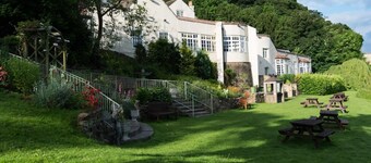 George Hotel