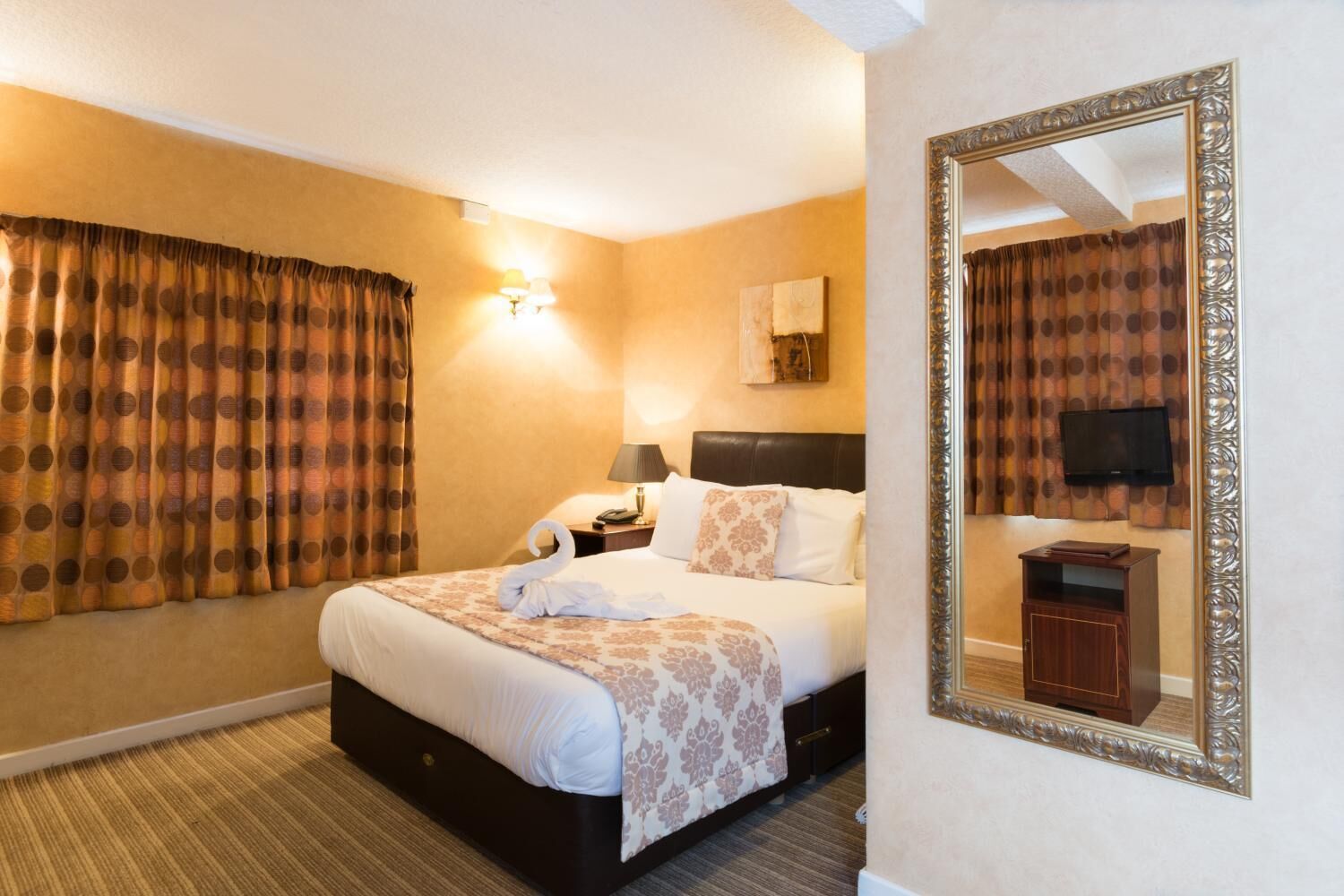 desk, iron/ironing board, free cots/infant beds, free wifi