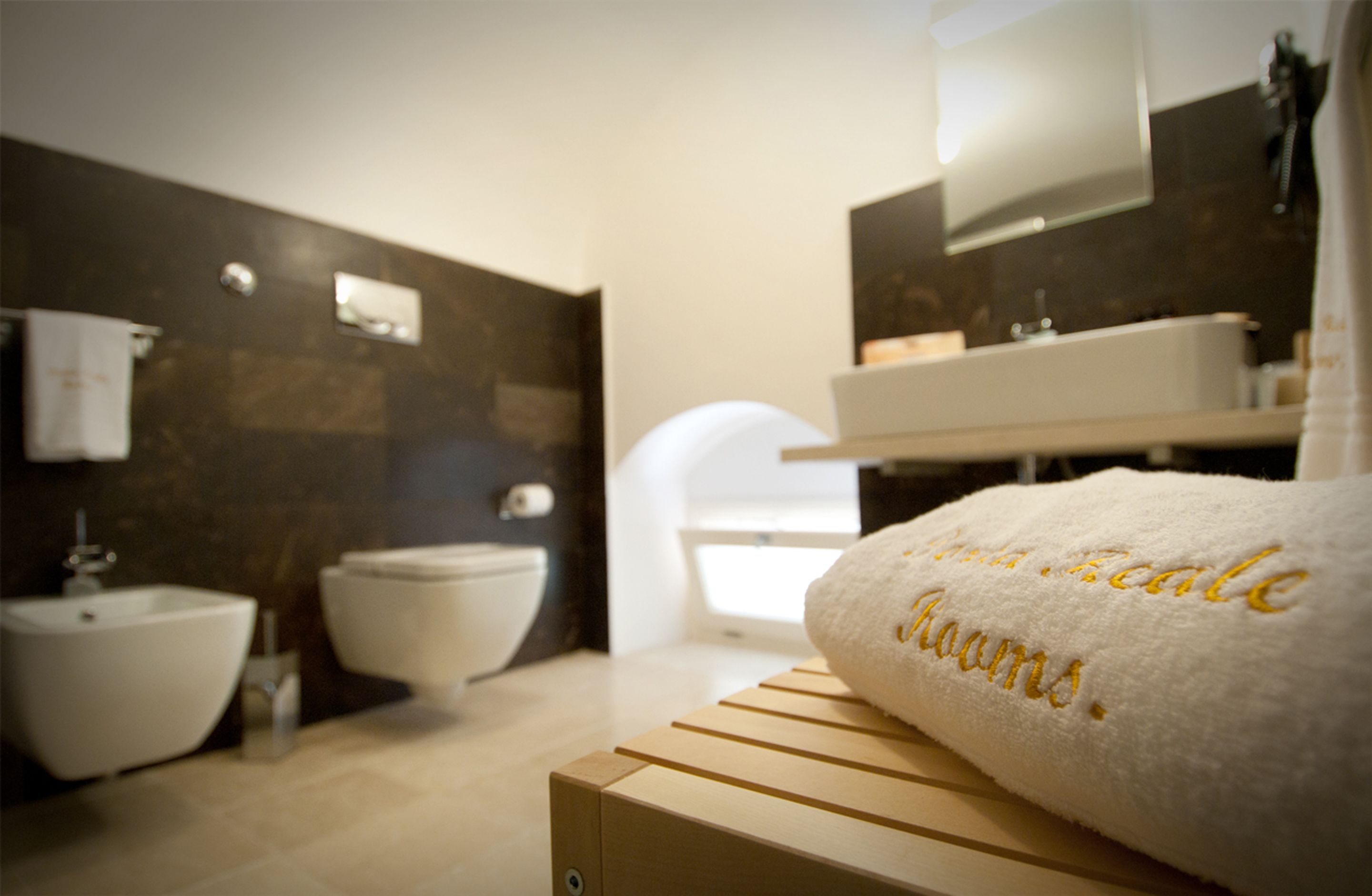 triple room | bathroom | shower, hair dryer, slippers, bidet