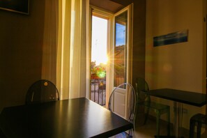 Daily continental breakfast (EUR 10 per person)