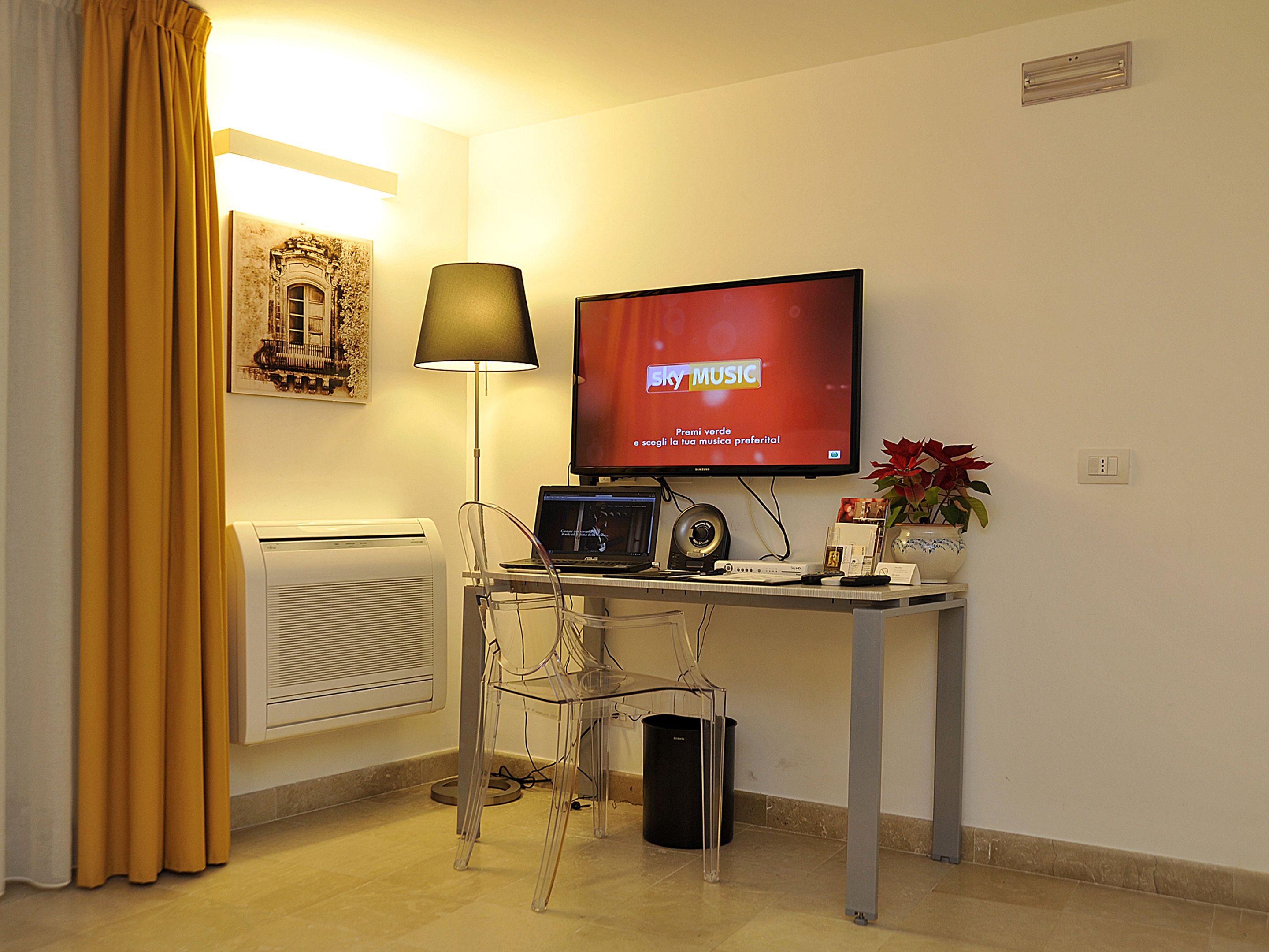 triple room | in-room safe, soundproofing, iron/ironing board, free wifi