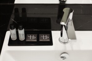 Classic dubbelrum | Badrum | Dusch, gratis toalettartiklar, hårtork och bidé