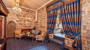 Feature Room (The Radcliffe Room) | Útsýni úr herberginu