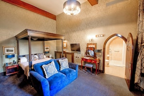 Quarto casal luxo (The De Lucy Room) | Roupas de cama premium, ferros/tábuas de passar roupa, Wi-Fi de cortesia