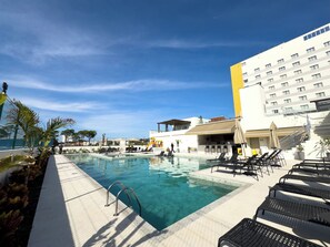 Outdoor pool - Intercity Pátio Pinda Hotel & Resort (Pindamonhangaba)