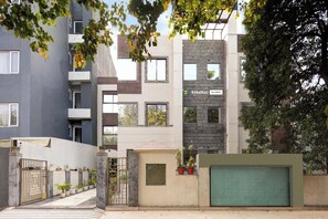 المنشأة من الخارج