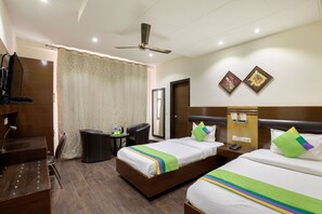 مكتب ومكواة/لوح كي وواي فاي مجانًا وملاءات أسرّة