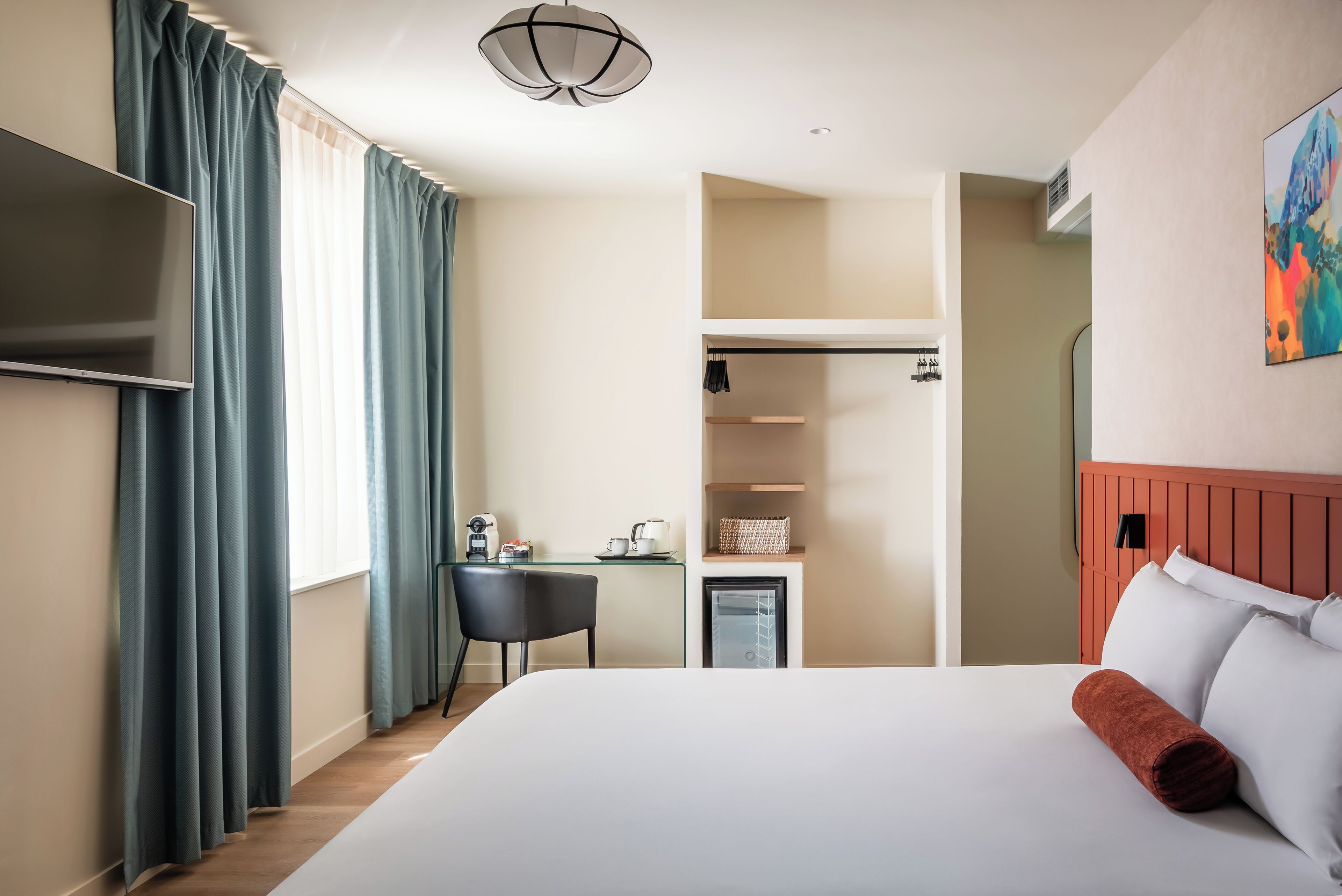 standard double room | 1 bedroom, premium bedding, minibar, in-room safe