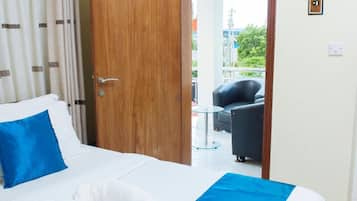 In-room safe, free WiFi, bed sheets