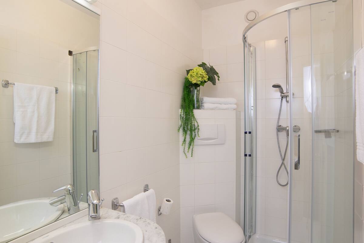 shower, free toiletries, hair dryer, bathrobes