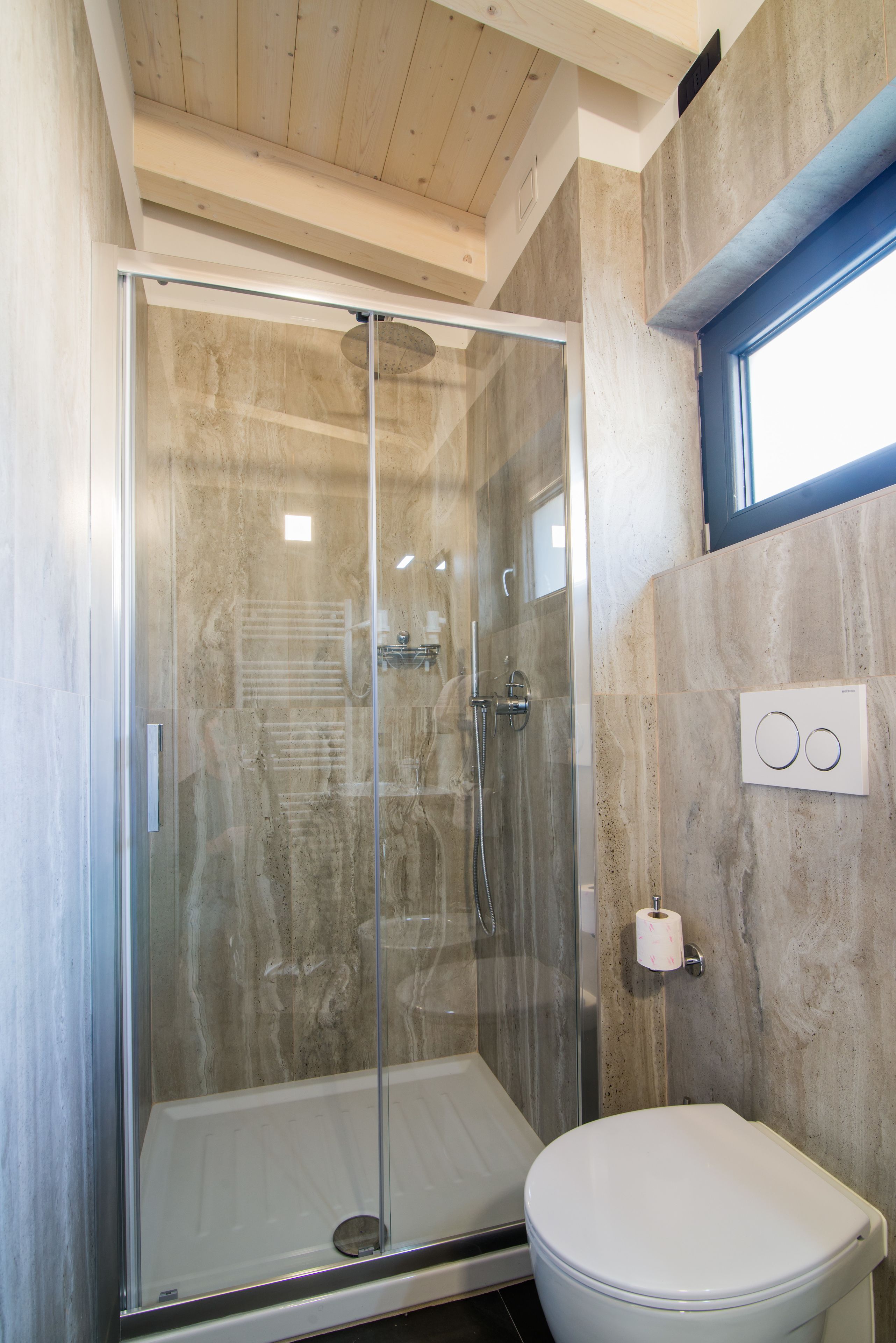 Family Room, Annex Building (20 m from hotel) | Bathroom | Shower, free toiletries, hair dryer, bathrobes