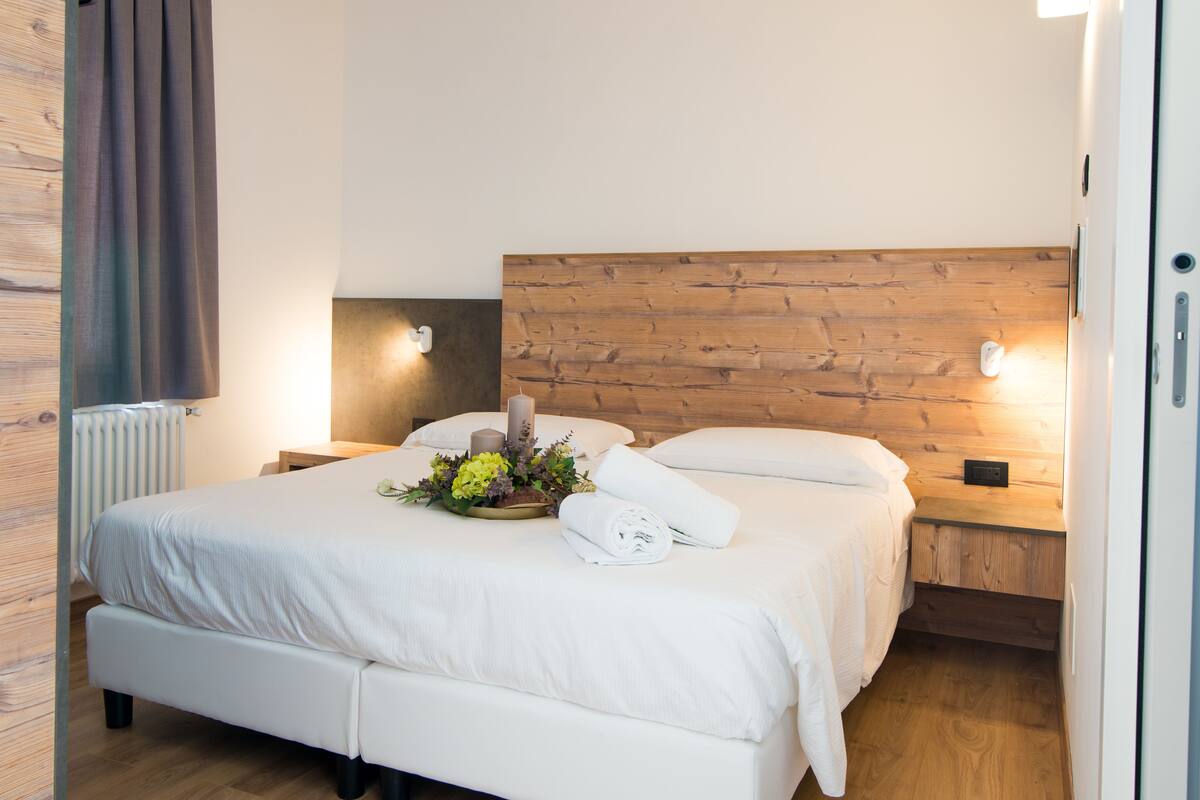 family room, annex building (20 m from hotel) | desk, soundproofing, free wifi, bed sheets