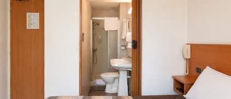 Standard Double Room | Desk, blackout drapes, soundproofing, iron/ironing board