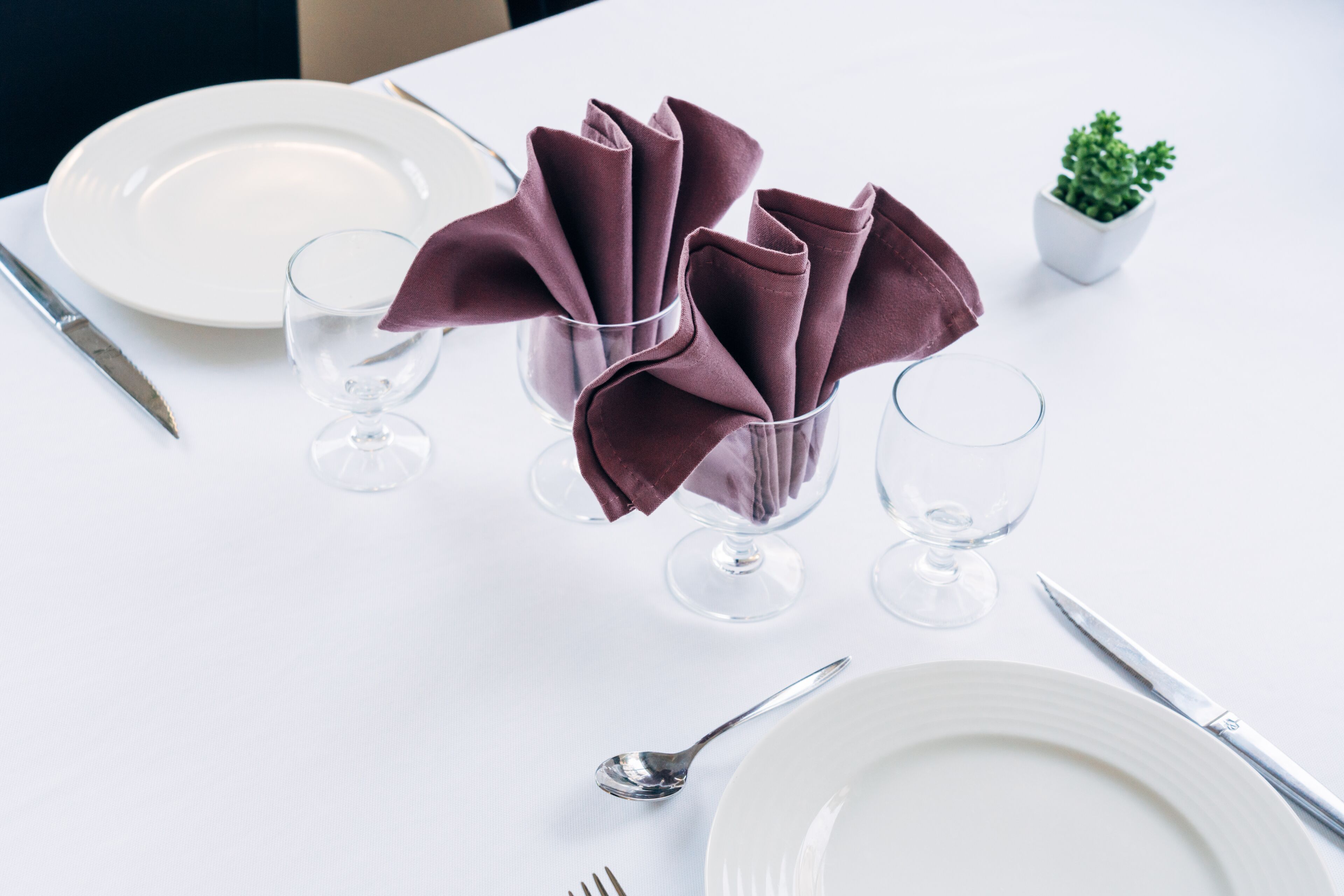 breakfast, lunch and dinner served