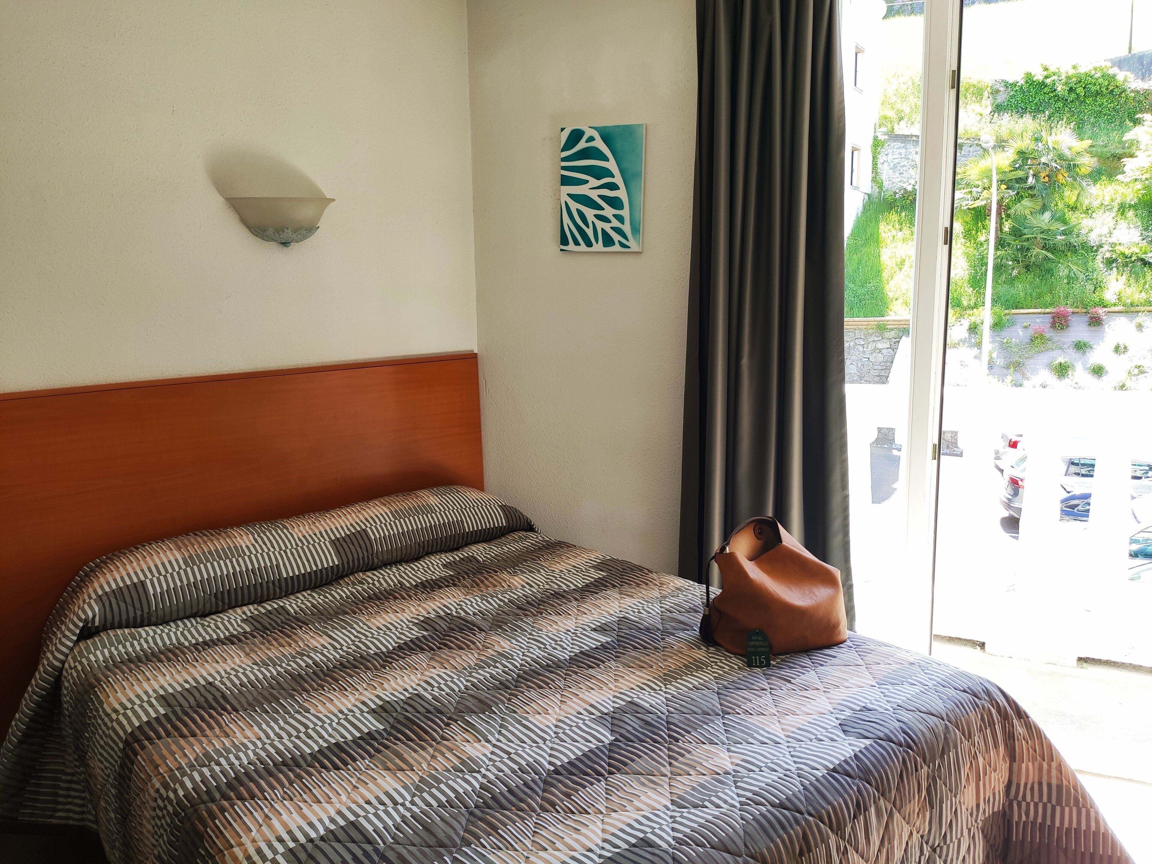 standard double room | desk, blackout curtains, soundproofing, iron/ironing board