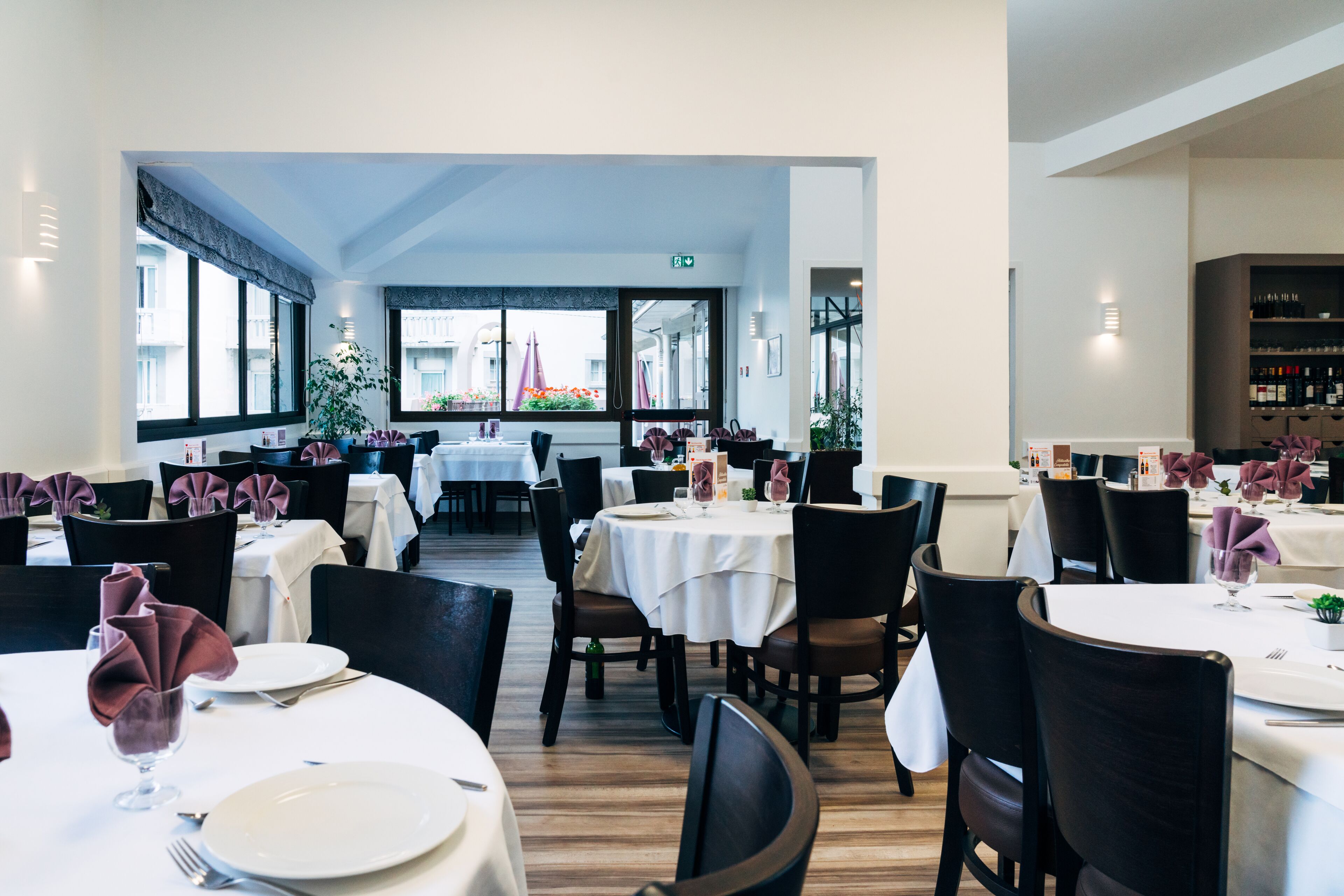 Petit déjeuner, déjeuner et dîner servis sur place