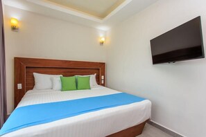 In-room safe, desk, free WiFi - Aqua Star Condhotel by Koox (Mahahual)