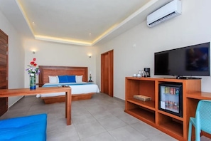 In-room safe, desk, free WiFi - Aqua Star Condhotel by Koox (Mahahual)