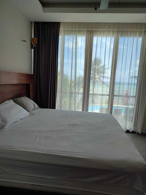 In-room safe, desk, free WiFi - Aqua Star Condhotel by Koox (Mahahual)