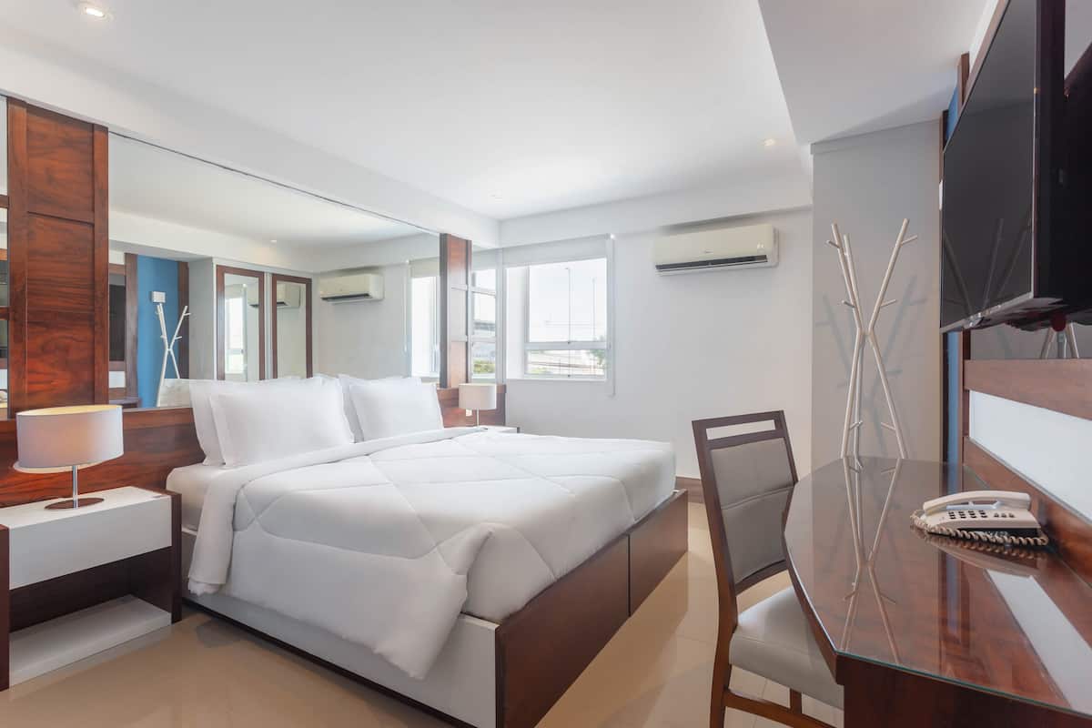 1 bedroom, minibar, in-room safe, desk