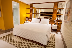 Superior Room, 1 Double Bed | Minibar, in-room safe, desk, blackout drapes - DOM Barra Hotel (Rio de Janeiro)