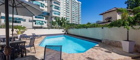 Outdoor pool, sun loungers