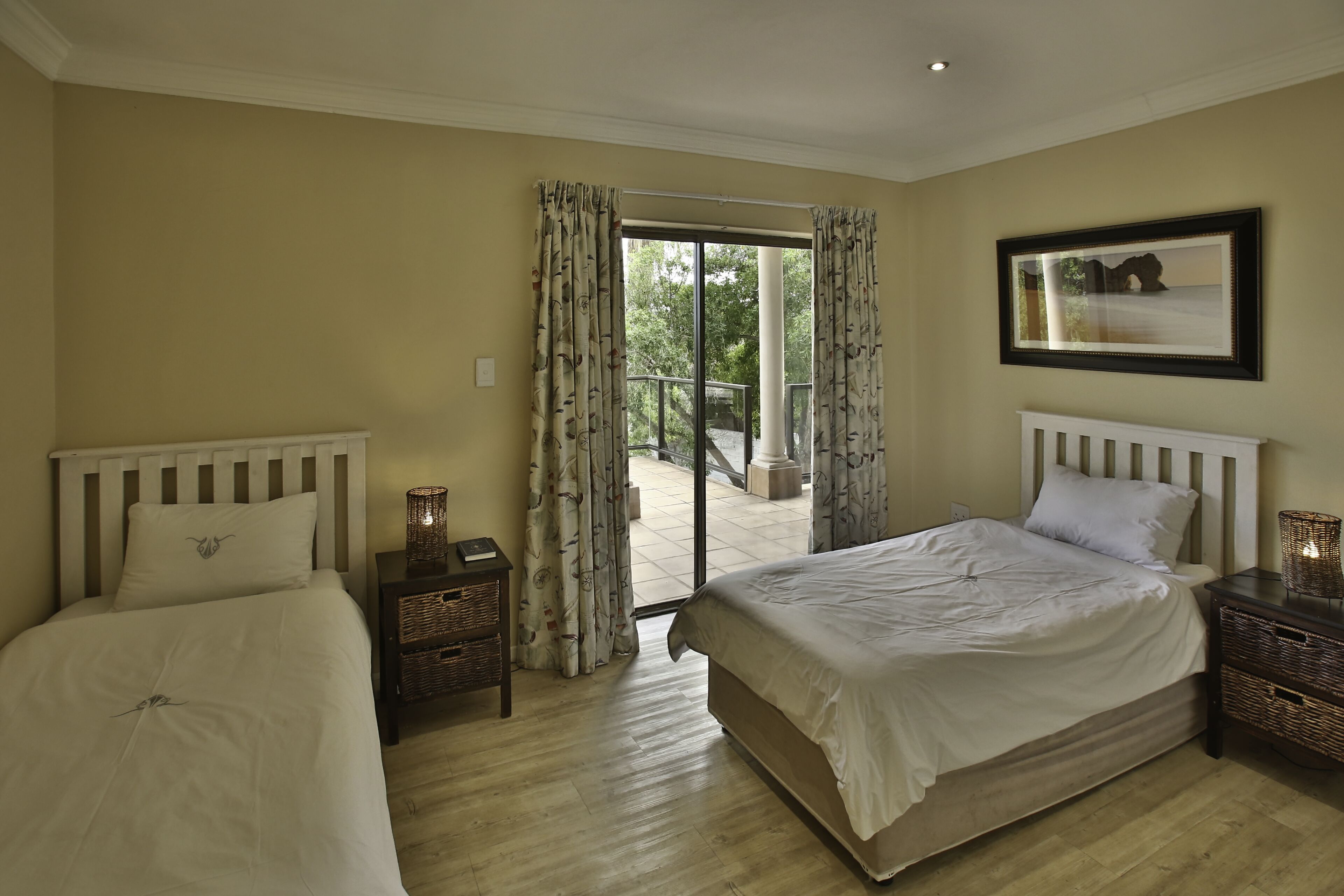 5 bedrooms, premium bedding, cots/infant beds, bed sheets